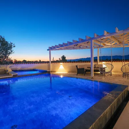 Sunset Villa